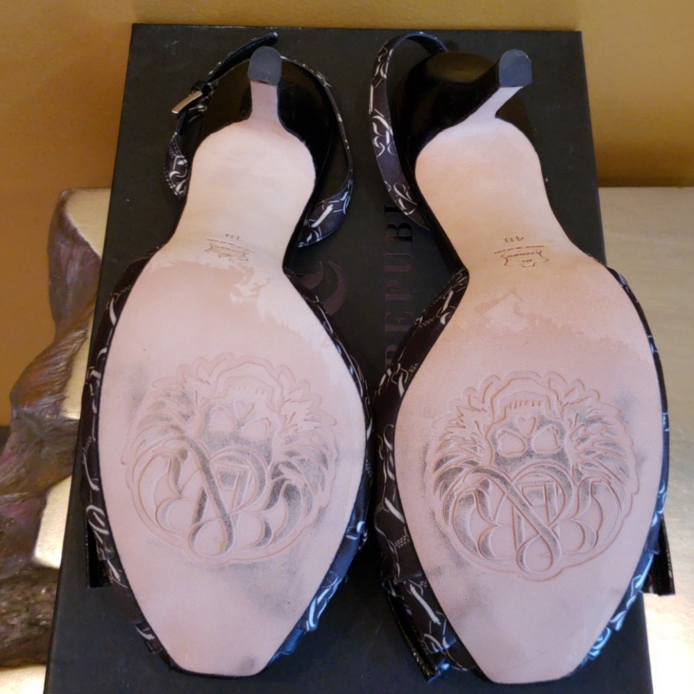 Rock & Republic Black & White Shoes - Picture 3 of 8